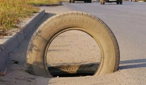 В Курске ищут похитителей 30 канализационных люков. В Курске ищут похитителей 30 канализационных люков.